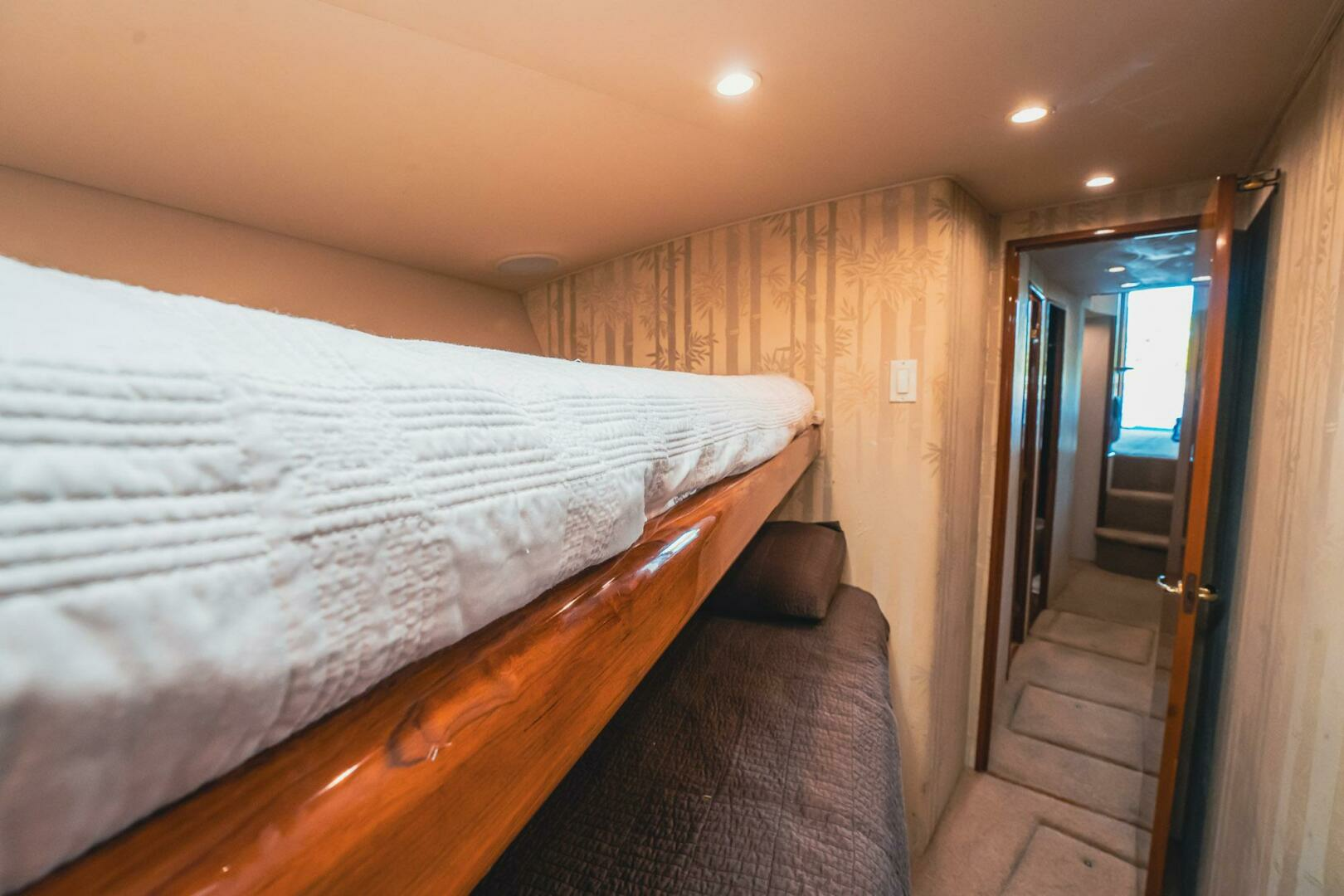 2005 Viking Convertible - Image 35