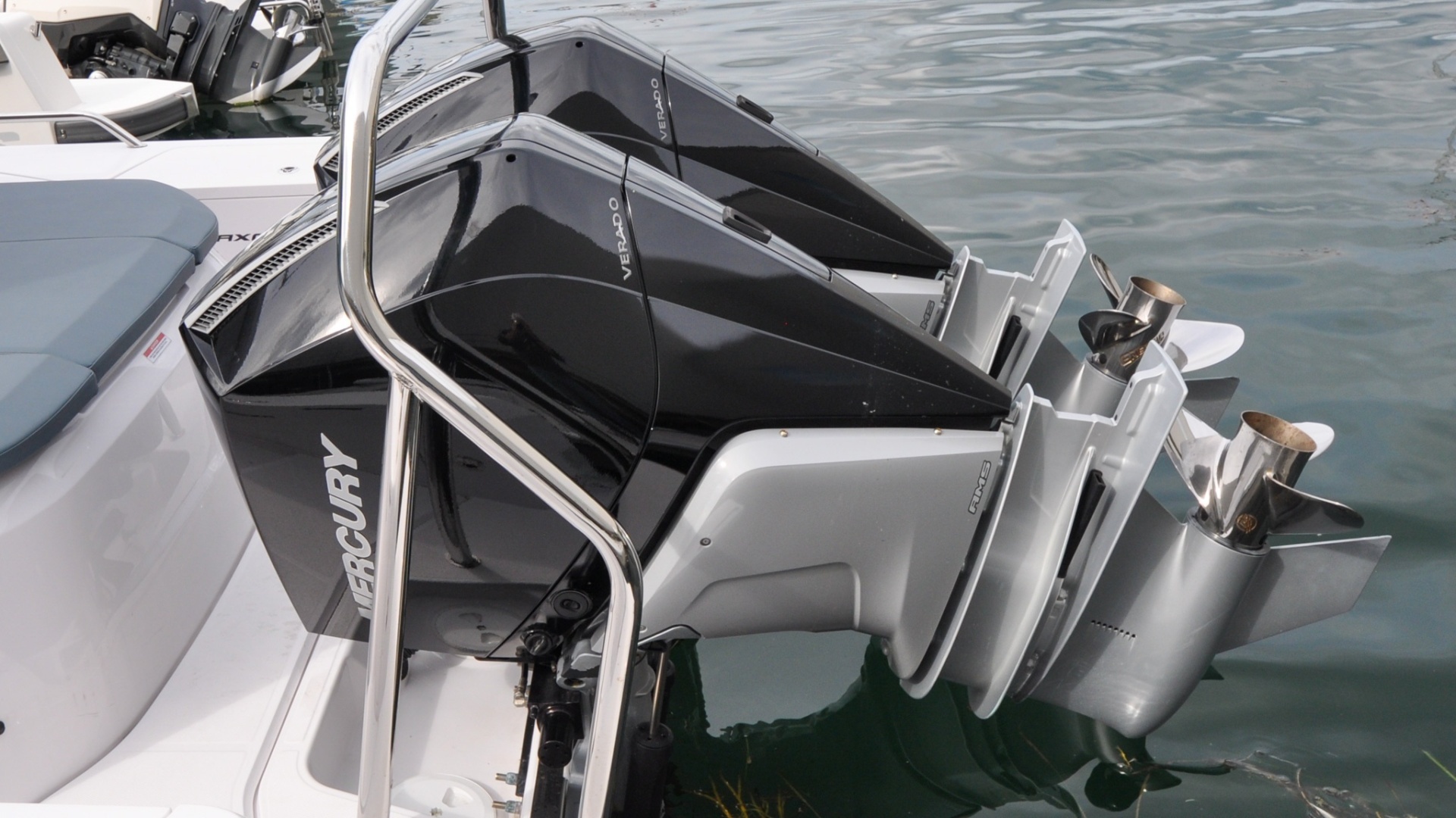 2022 Axopar 37XC - Image 8