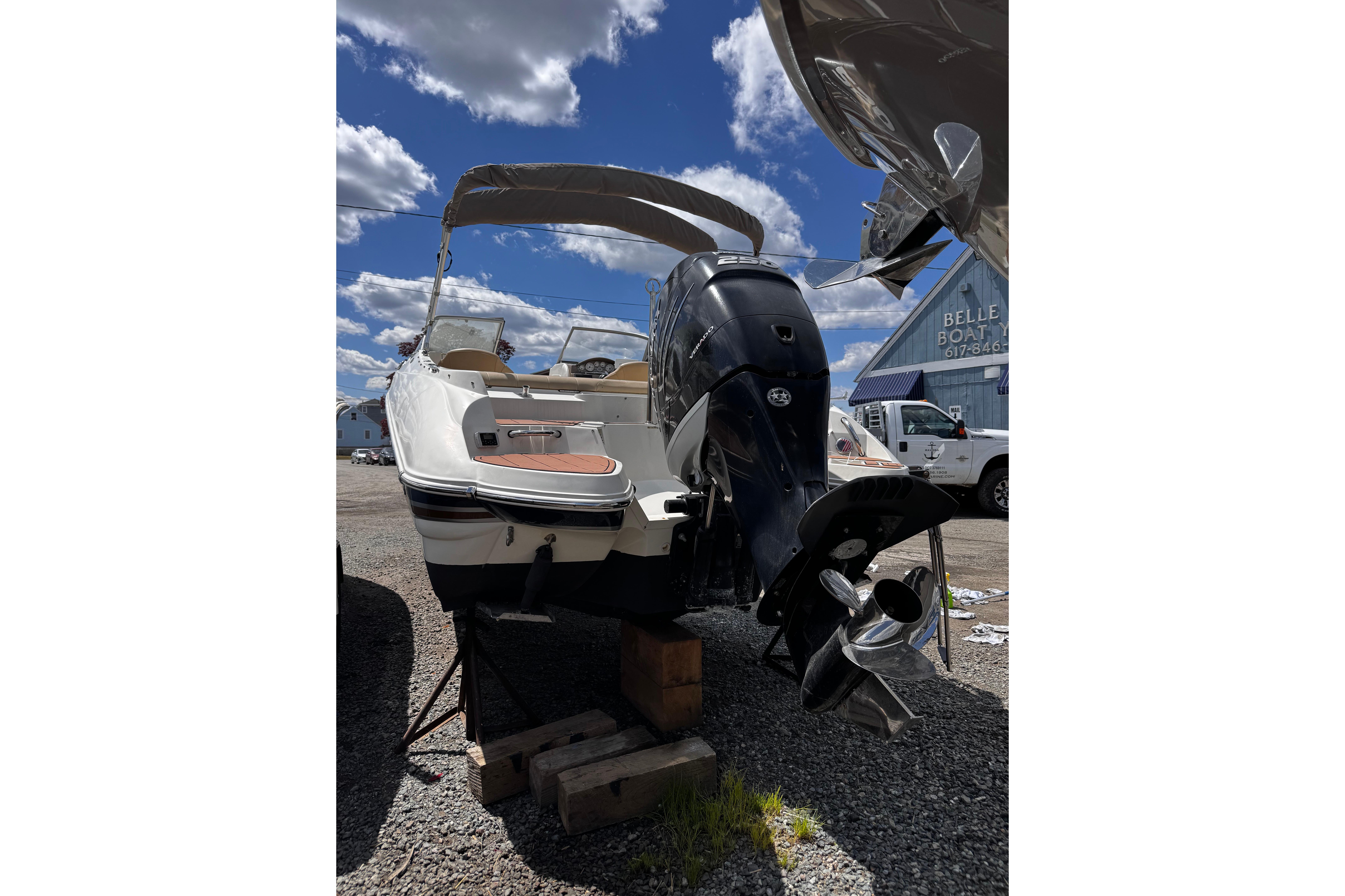 2015 Stingray 234 LR