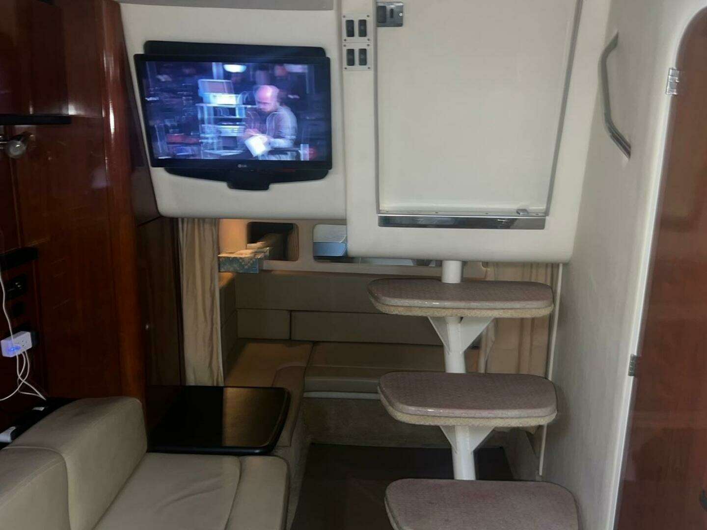 2007 Sea Ray Sundancer - Image 14