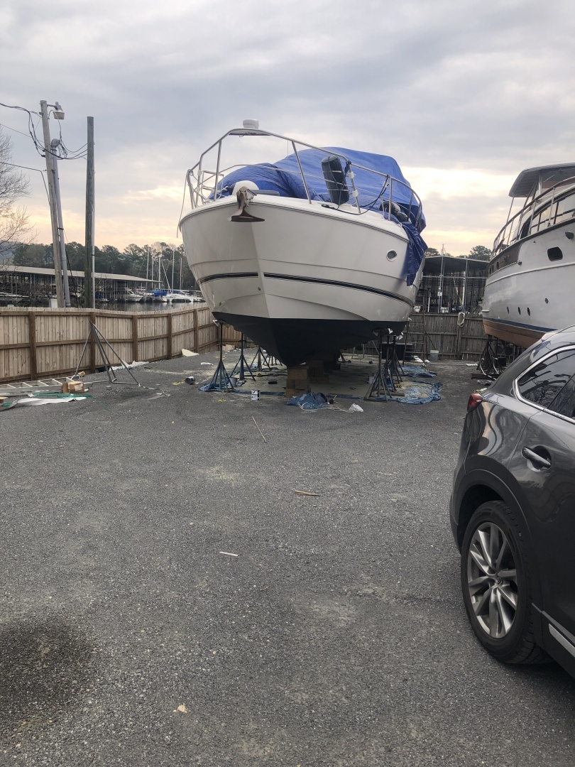 2000 Cruisers Yachts 4450 - Image 73