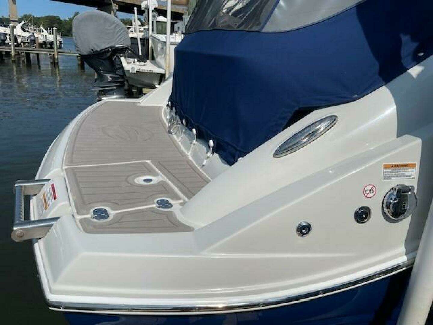 2023 Crownline — - Image 4