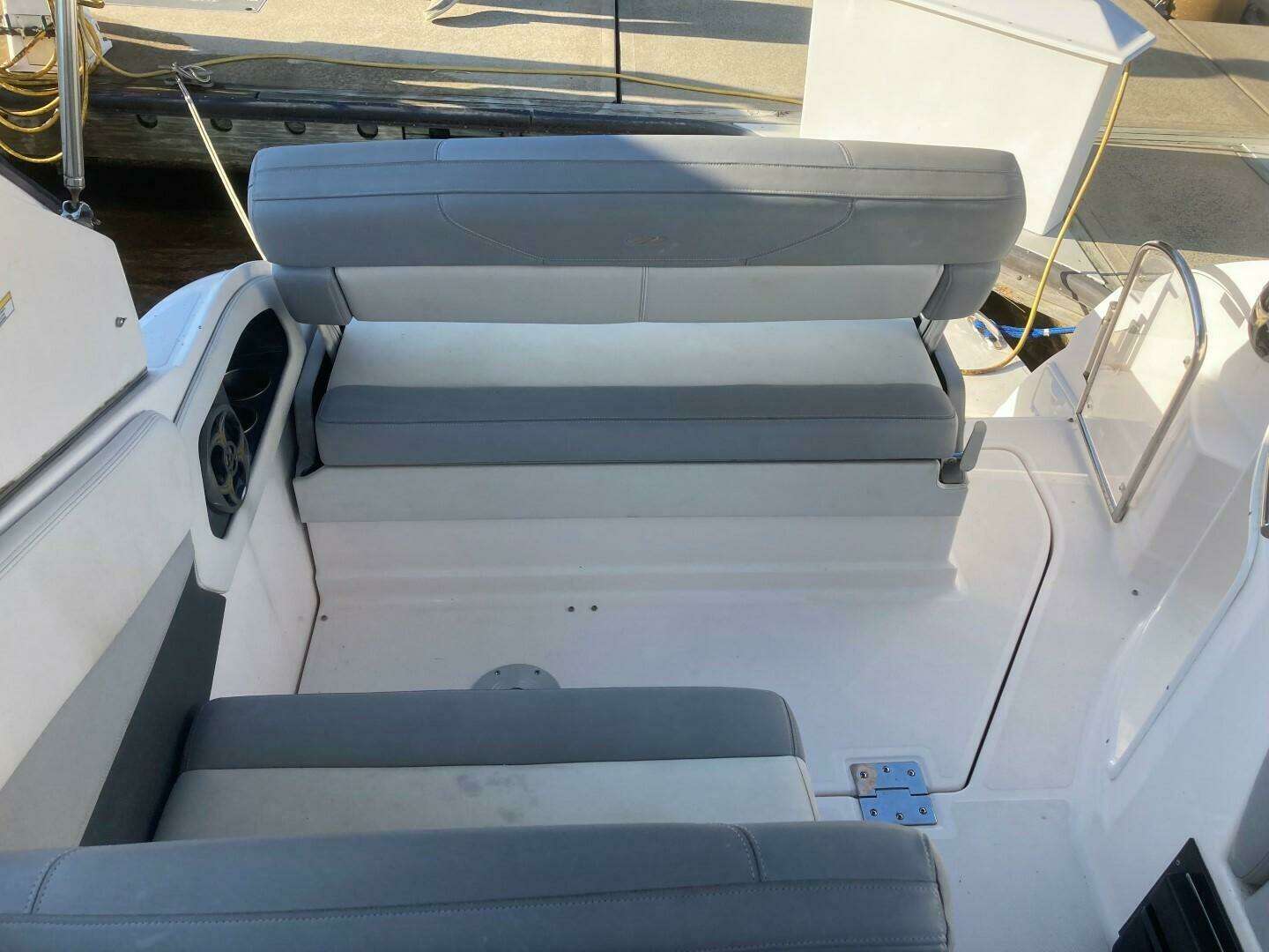 2015 Regal 28 Express - Image 20