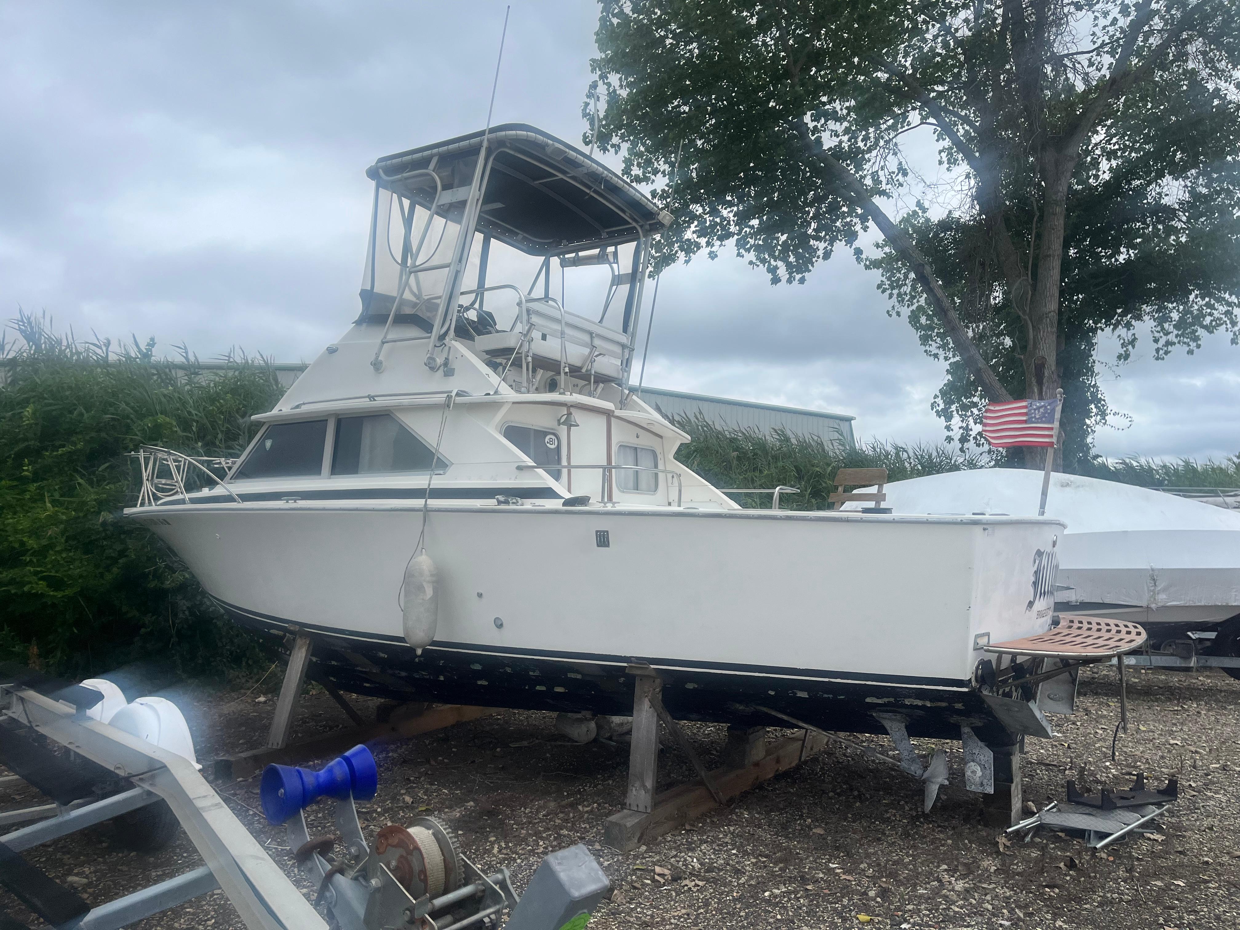1973 Bertram 28 Flybridge Cruiser