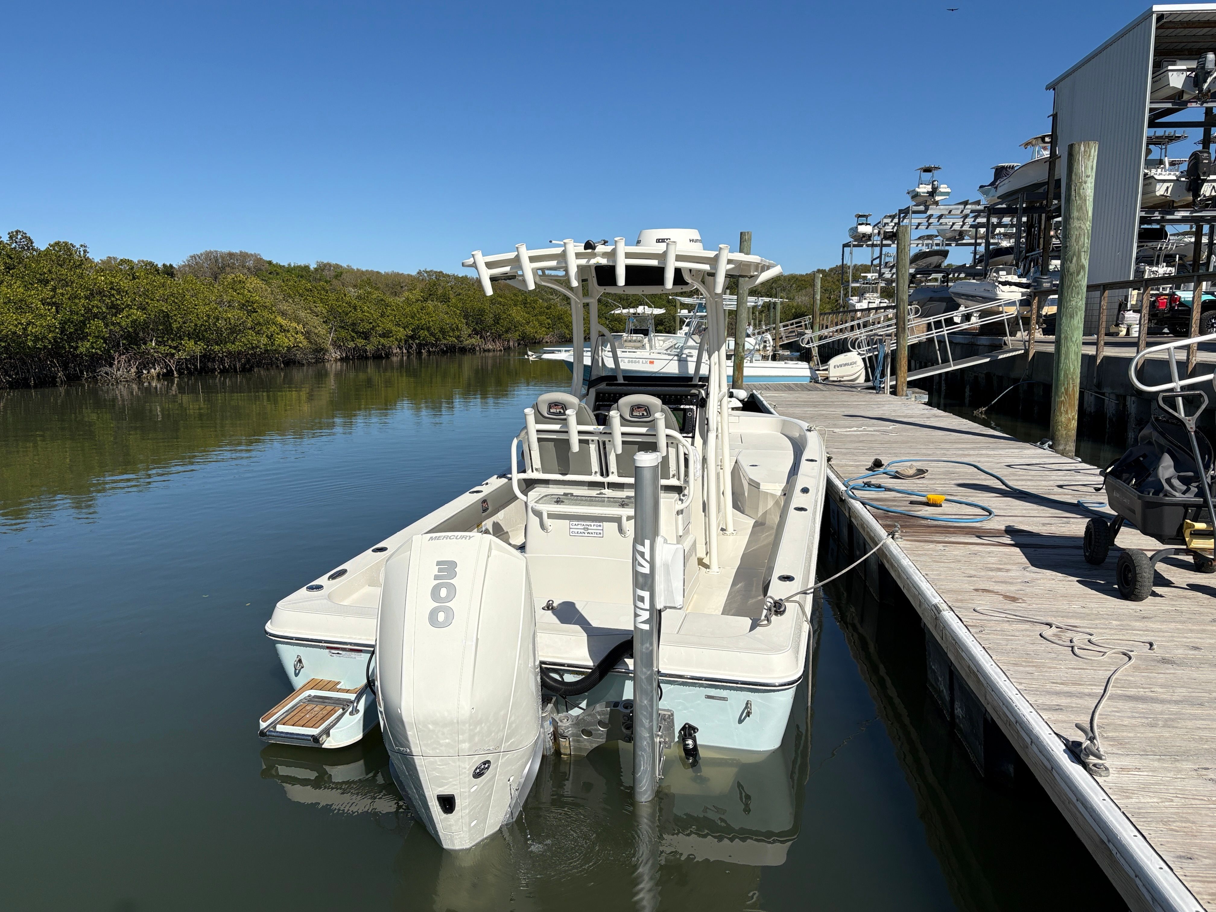 2018 Ranger 2360 Bay Ranger - 13