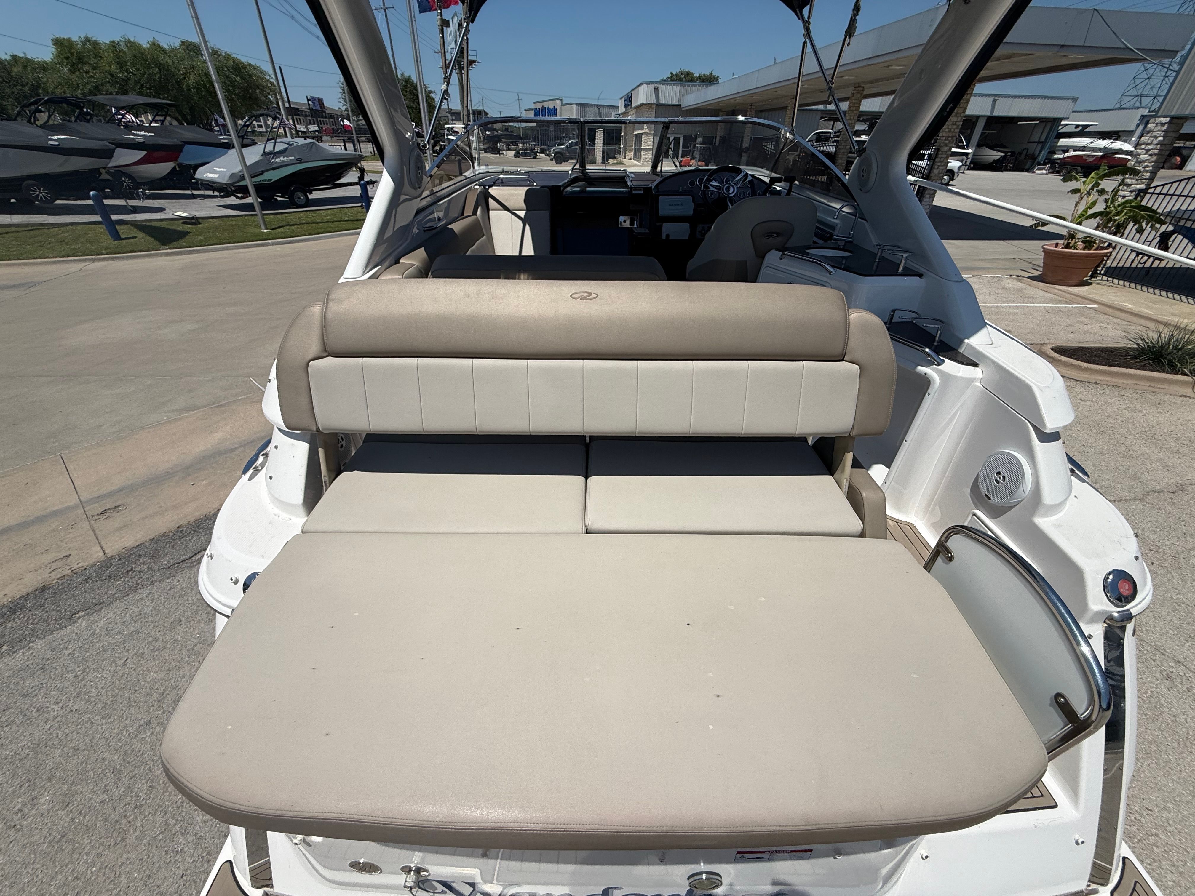 2015 REGAL 30 EXPRESS - Image 10