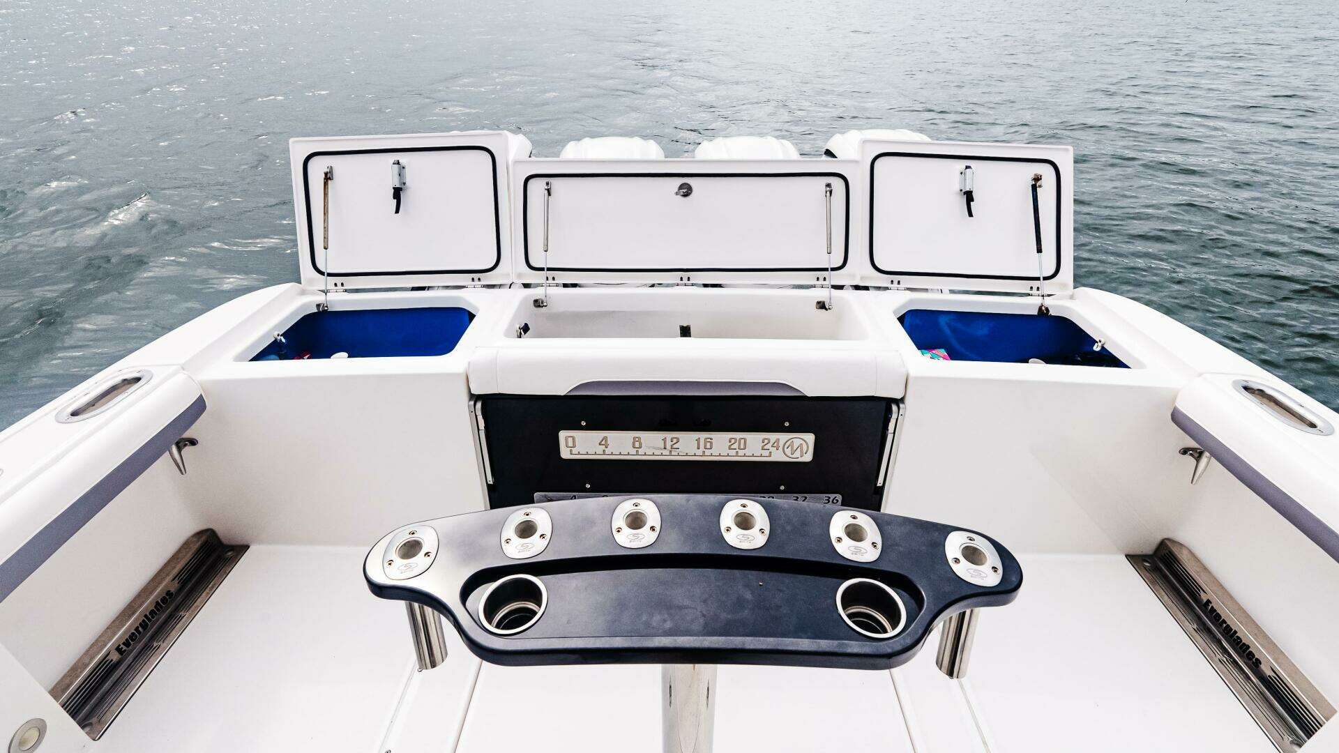 2017 Everglades 435 CC - Image 21