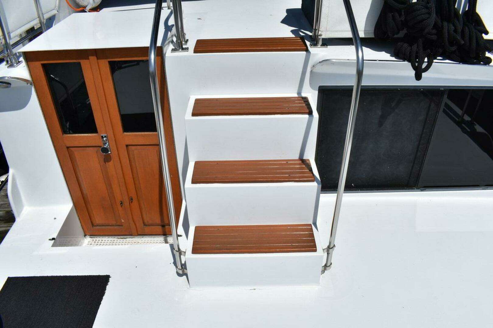 1985 Marinette 39 Double Cabin - Image 20
