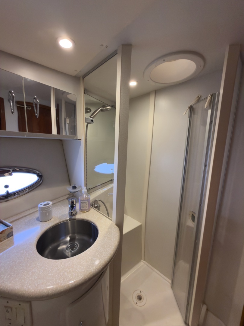 2006 Carver 44 CMY - Image 37