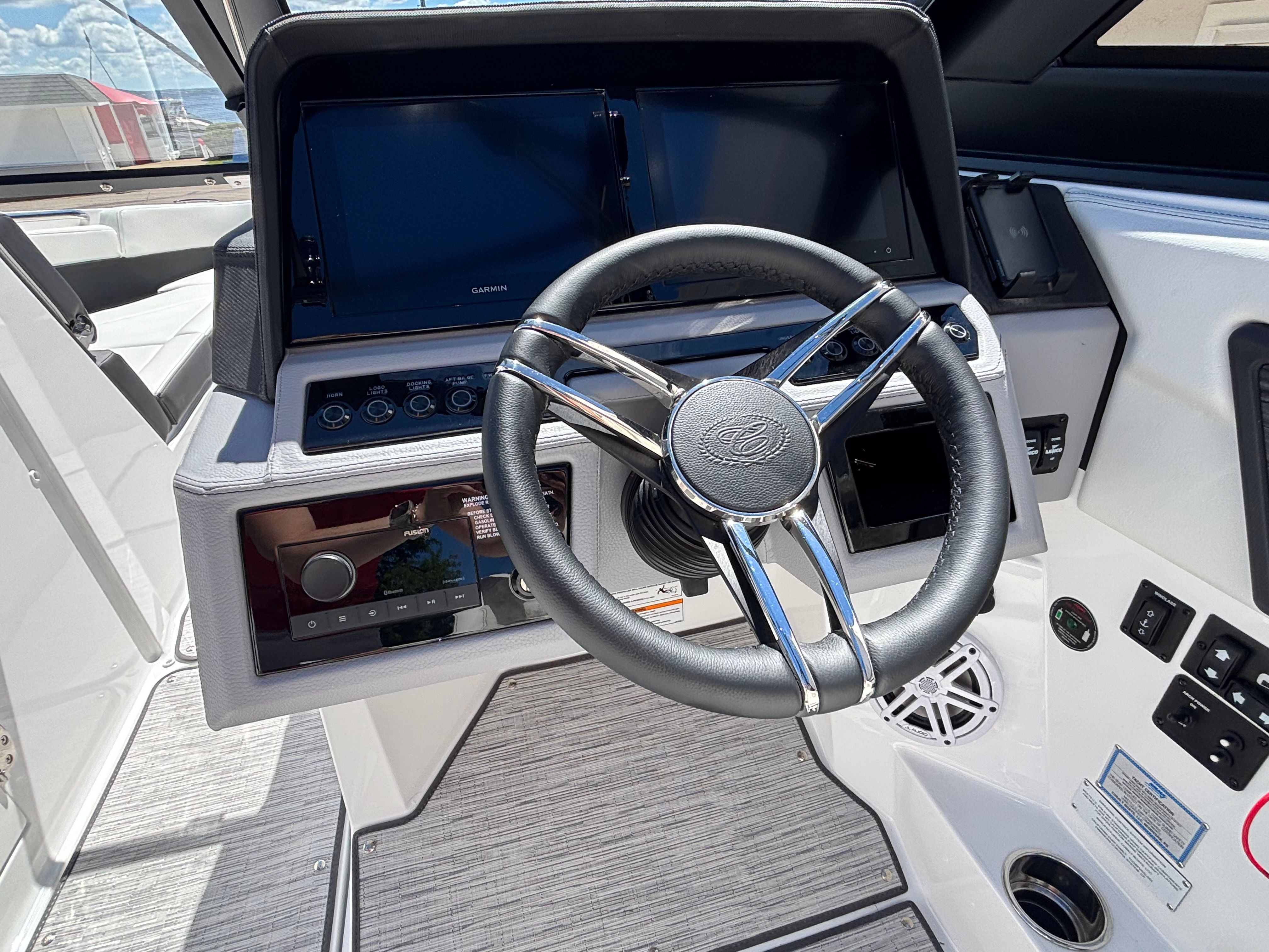 2026 Cobalt R8 Surf - 7