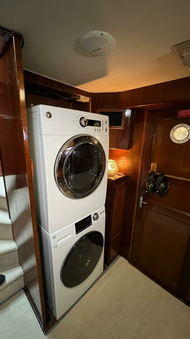 1987 Hatteras Motoryacht - Image 44
