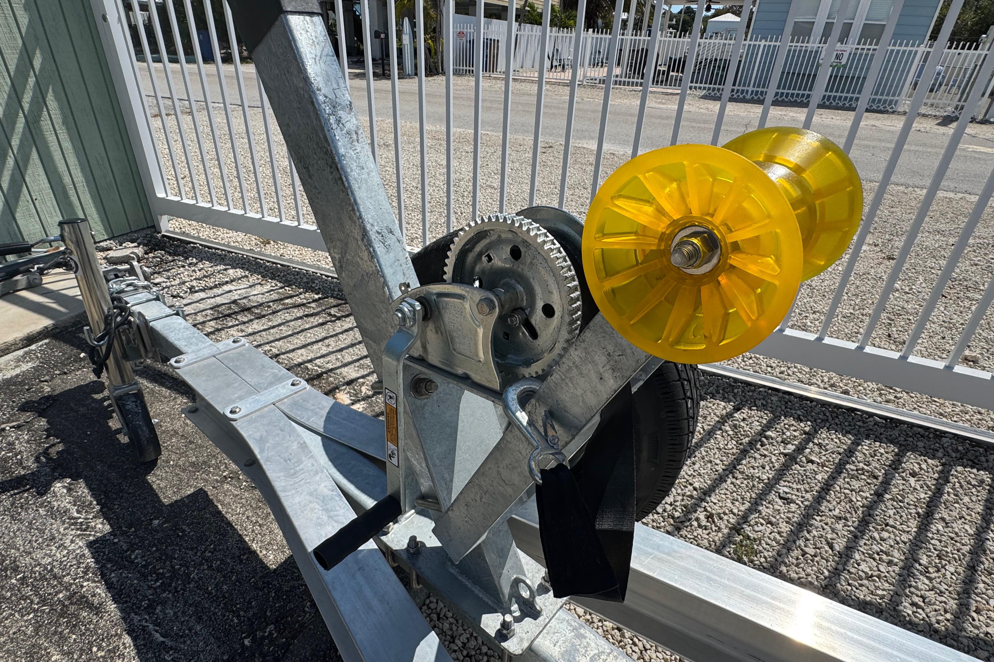 Trailer winch and roller for 2025 Blackwater 23 Bay boat.