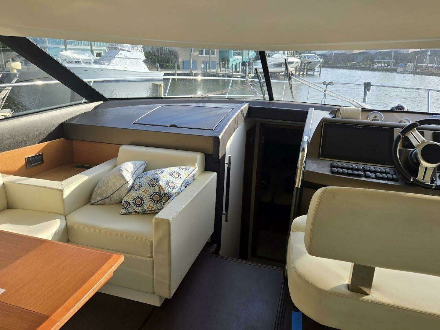 2013 Prestige 500 - Image 24