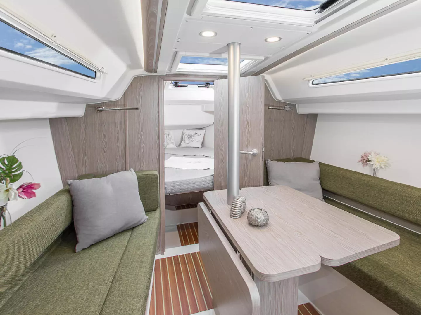 2025 Hanse 315 - Image 13