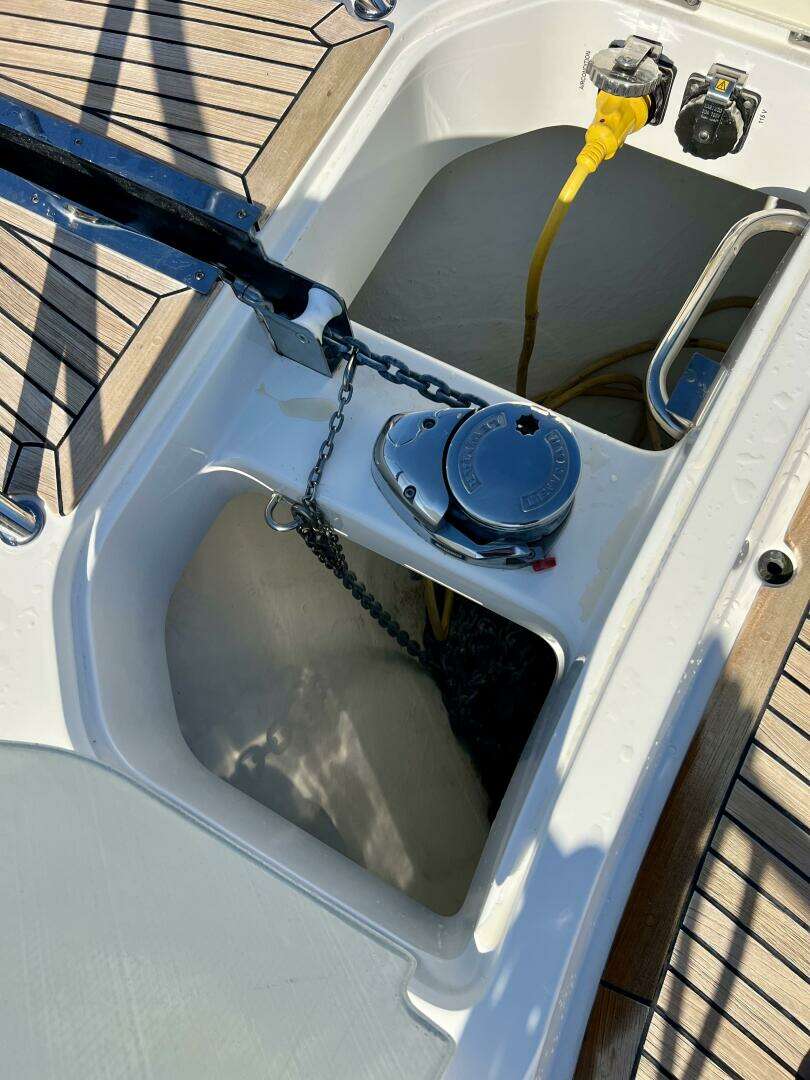2018 Nimbus 365 Coupe - Image 25