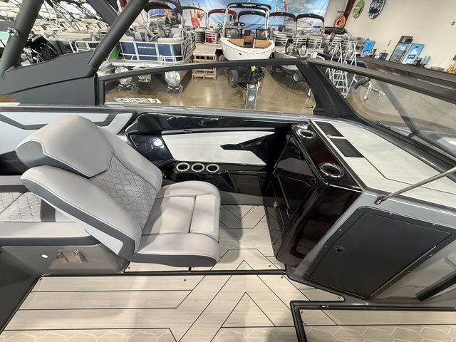 2025 Yamaha Boats 222XE - 13