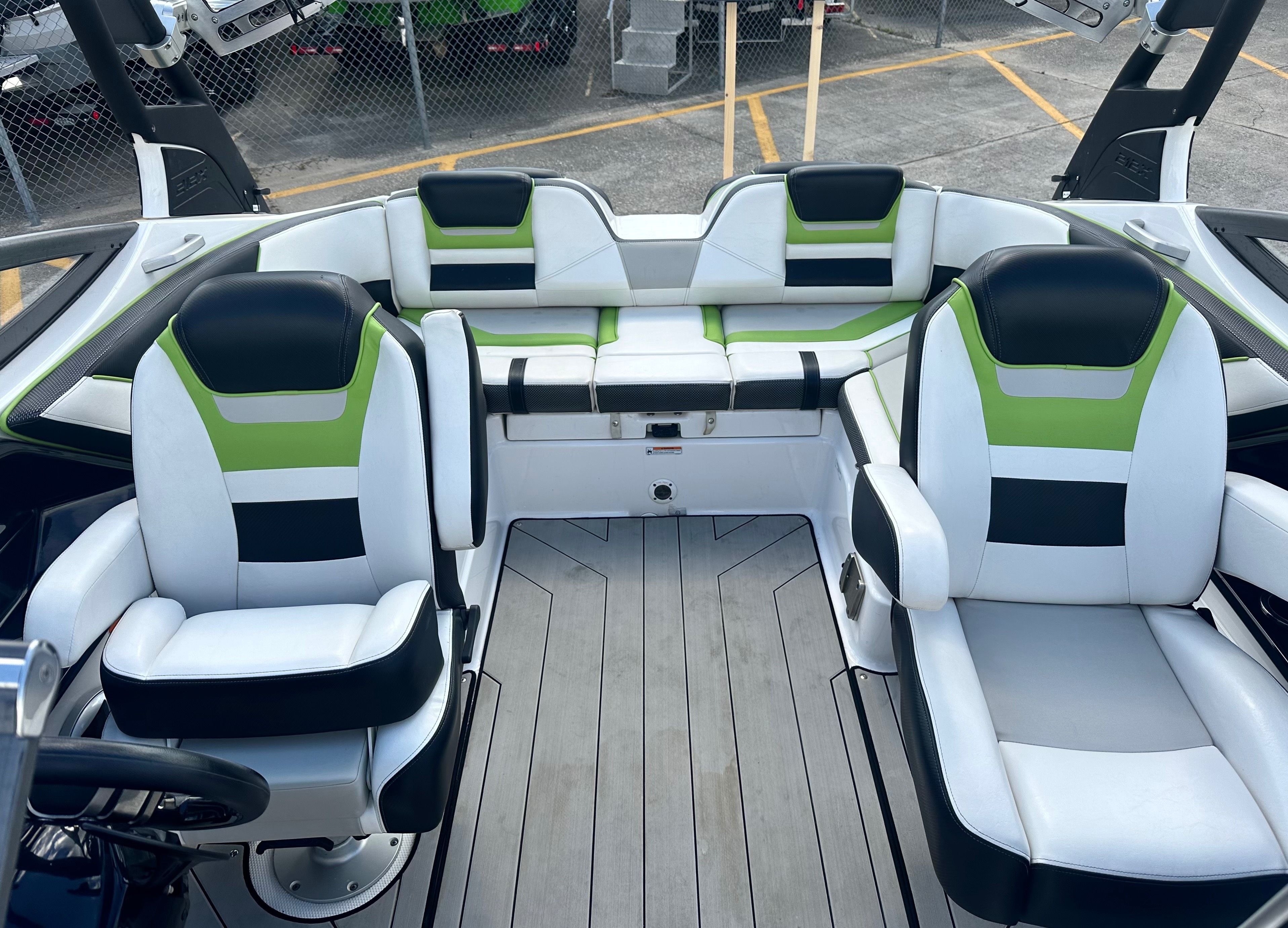 2022 Yamaha Boats 212XE - 17