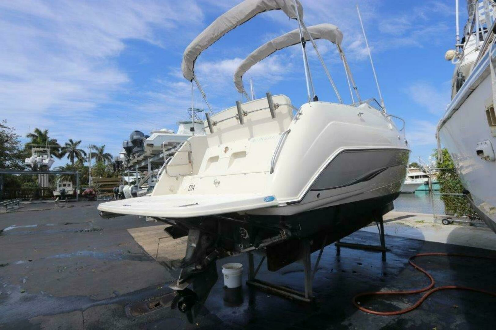 2006 Stingray 240 CS - Image 4