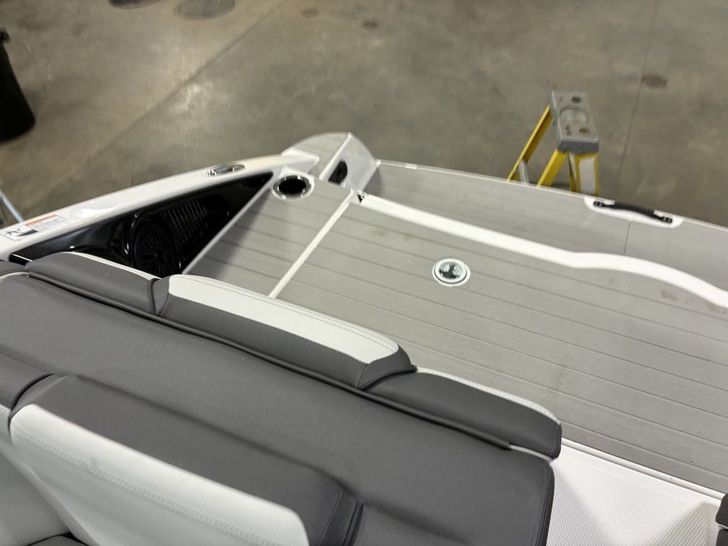 2026 Yamaha Boats AR250 - 35