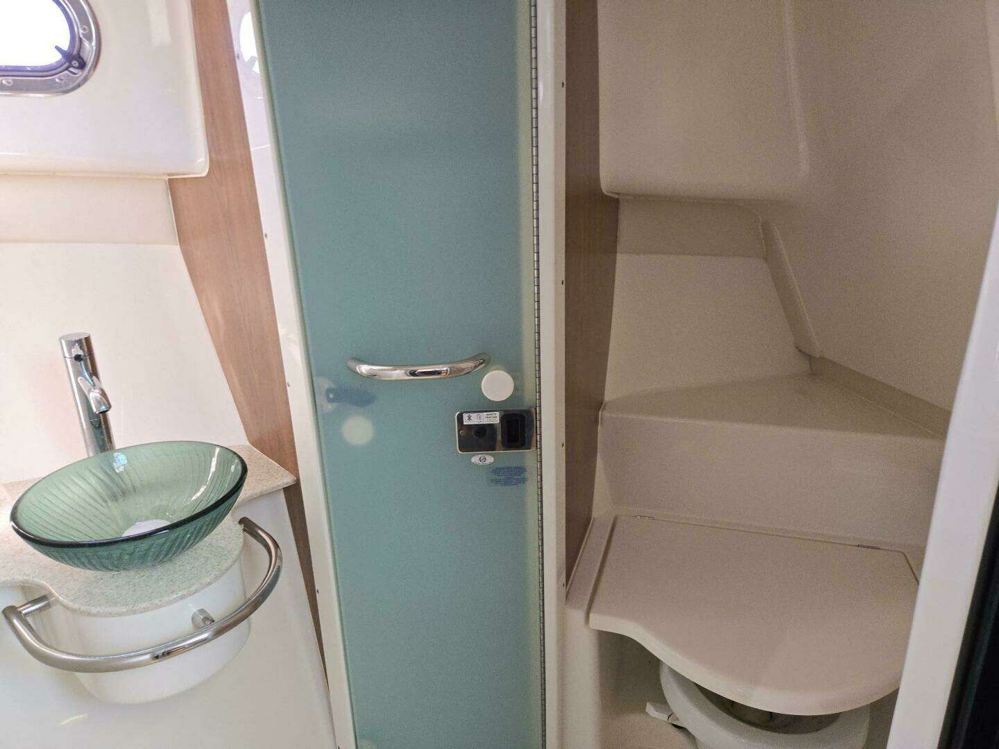 2013 Pursuit 345 Offshore - Image 10