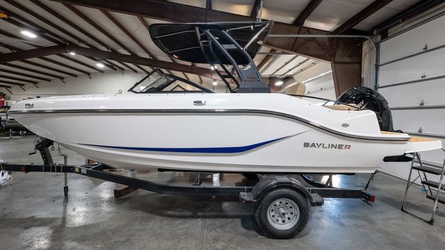 2025 Bayliner D20 - 29