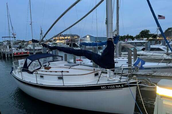 1984 Hinterhoeller Nonsuch 26