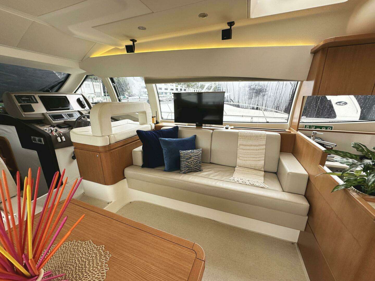 2014 Ferretti Yachts 530 - Image 11