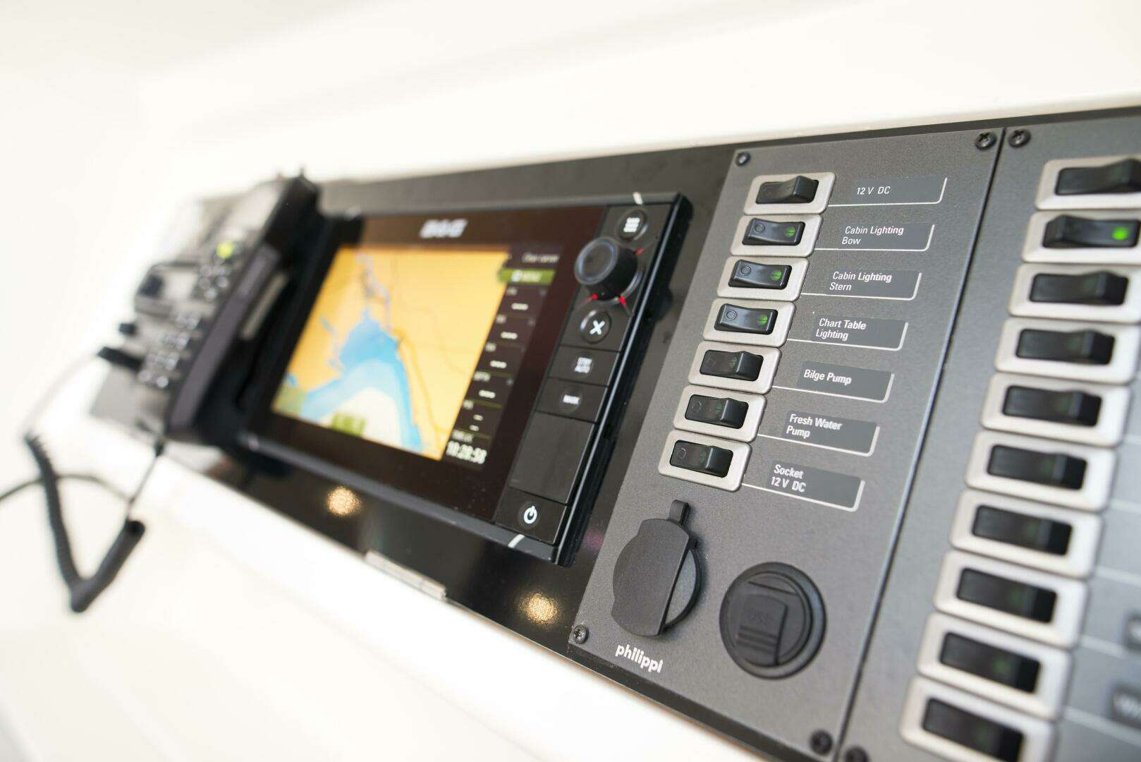2026 Italia Yachts 9.98 - Image 15