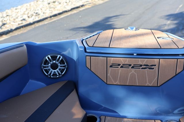 2026 Yamaha Boats 222 XD BOTH COLORS AVAILABLE - 21