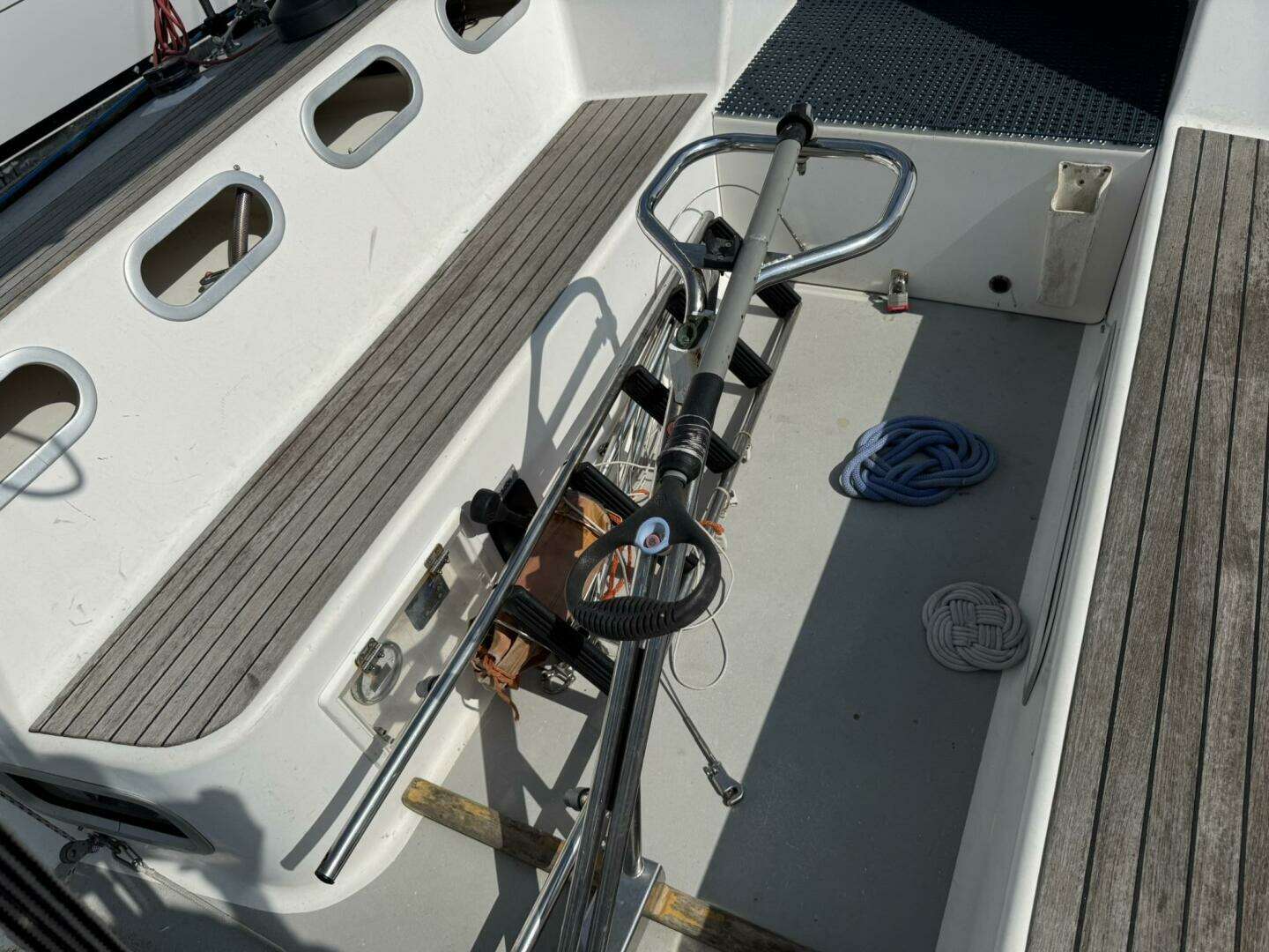 2009 RM Yachts RM1050 - Image 24