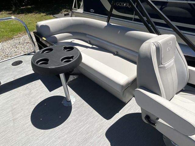 2026 Godfrey Marine Xperience 2286 SBX Sport Tube 27 In. Package - 8