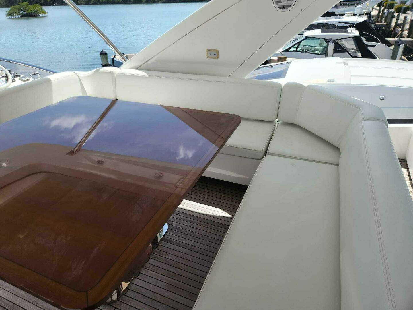 2014 Azimut Flybridge - Image 15