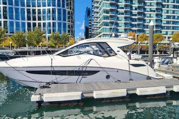 2019 Sea Ray Coupe