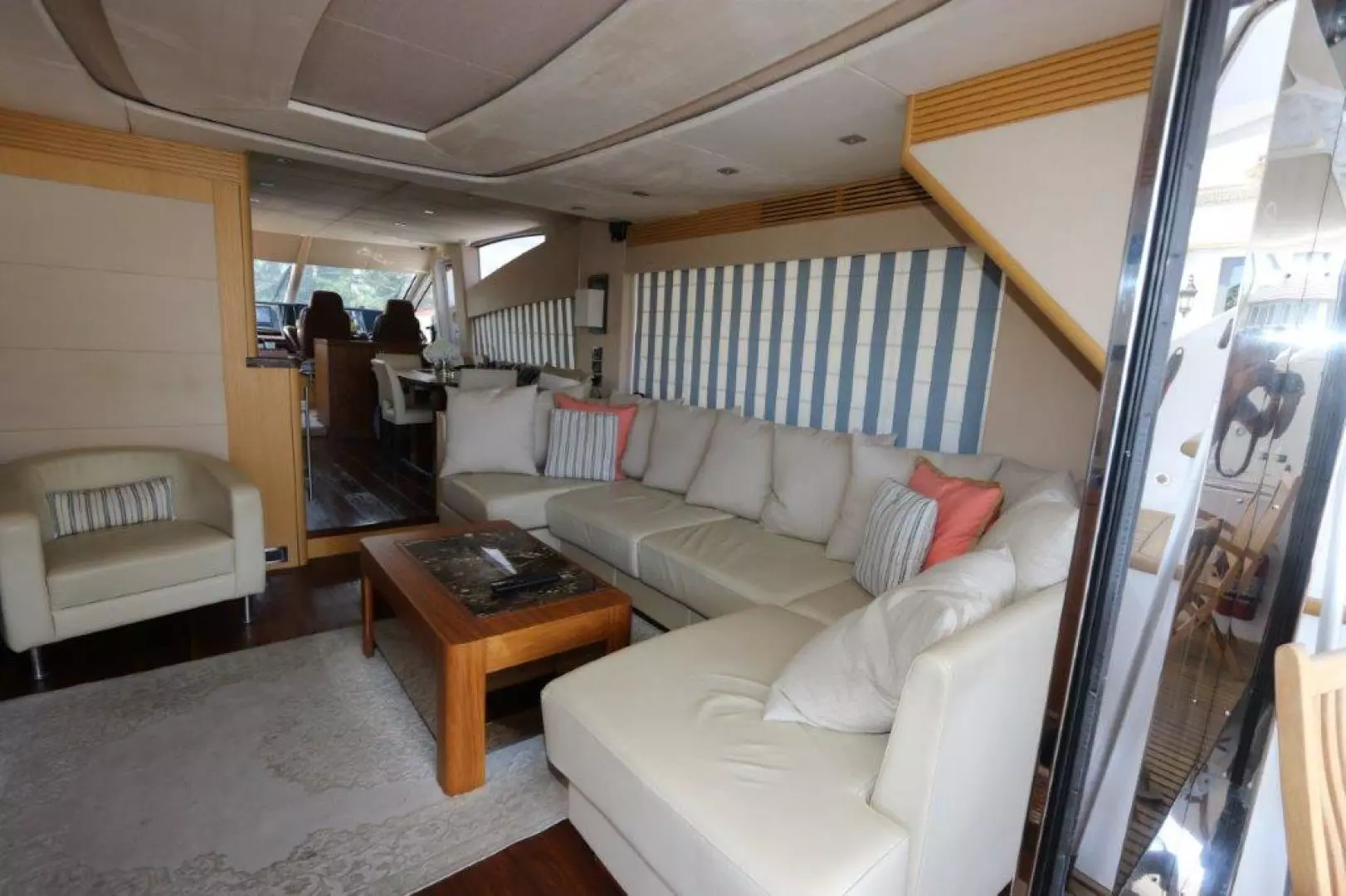 2015 Sunseeker Yacht - Image 31