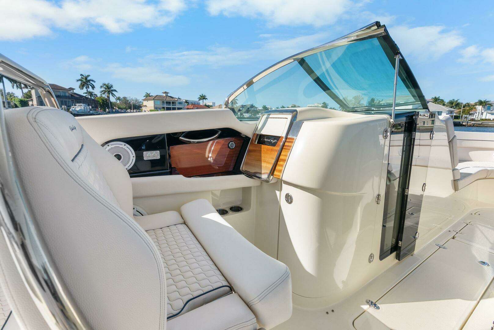 2021 Chris-Craft Launch 35 GT OB - Image 47