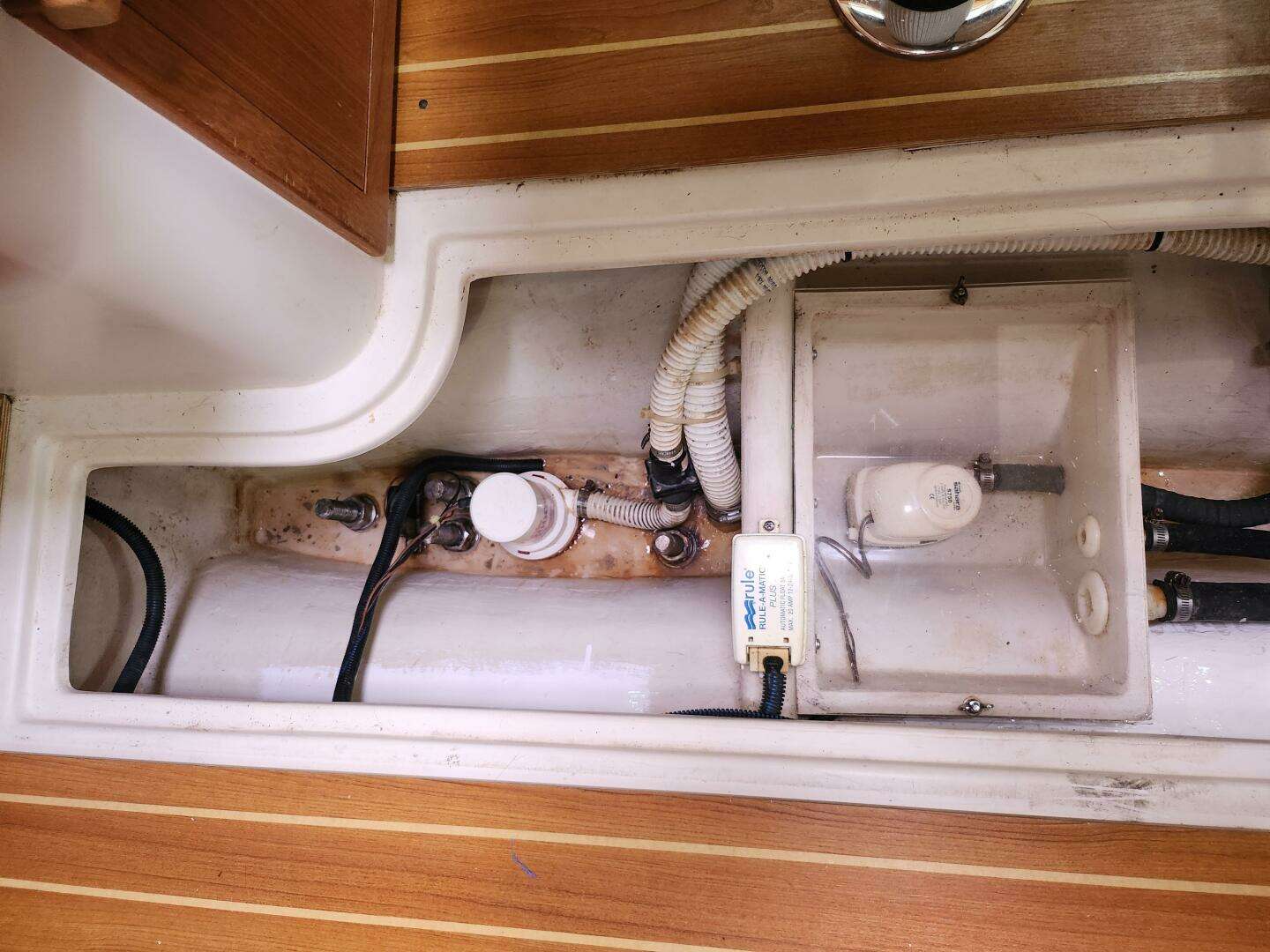 2012 Catalina 355 - Image 57