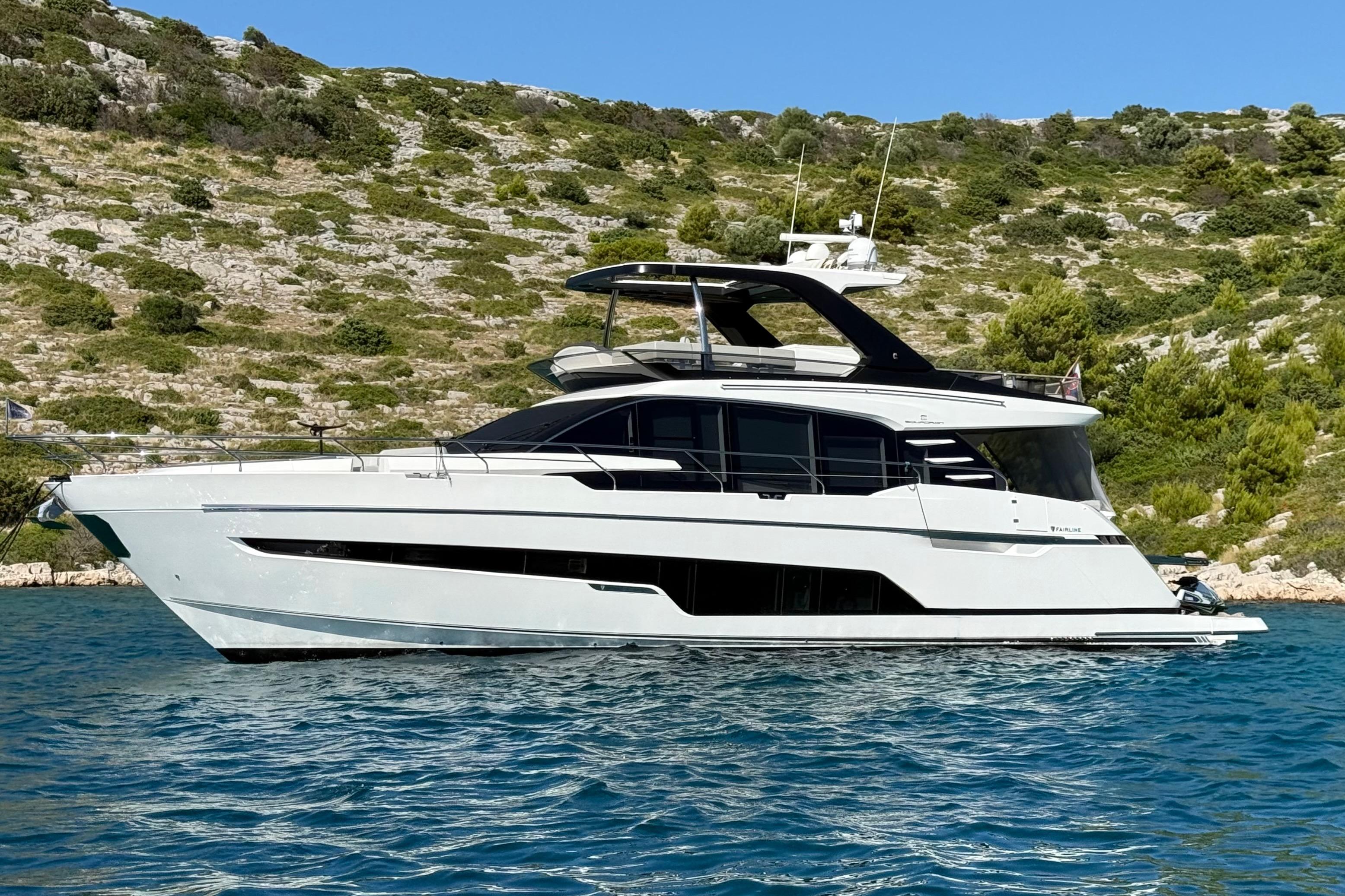 2022 Fairline Squadron 68