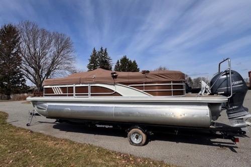 2022 Bennington 22 LSR