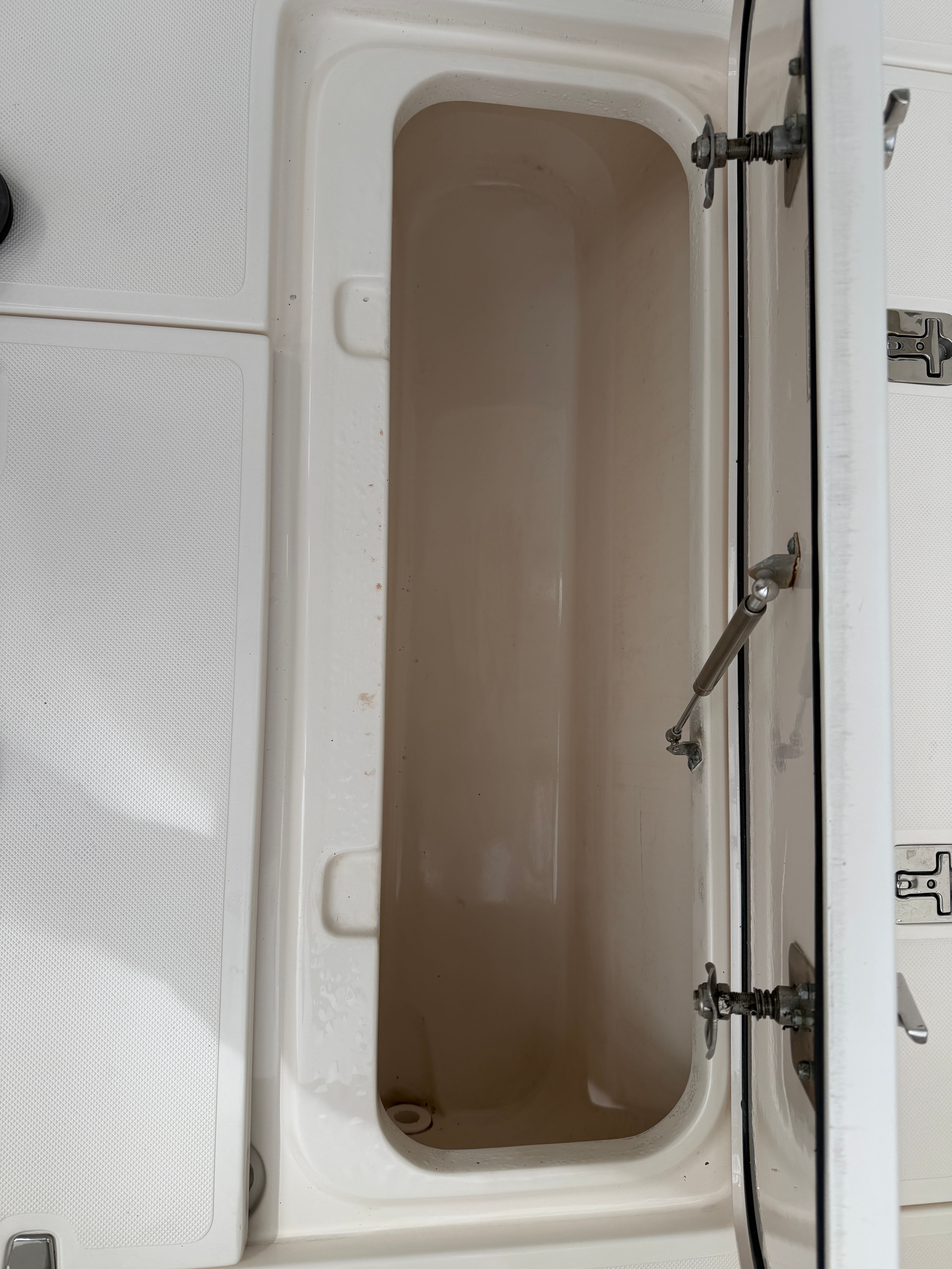 2017 Pursuit OS 385 Offshore - 25