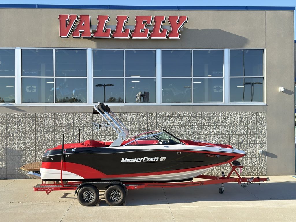 2019 MasterCraft XT22 - 81