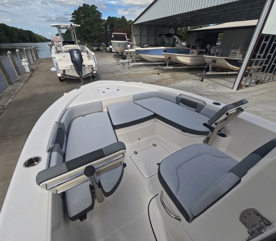 2026 Robalo Cayman 226 In Stock Trailer Included - 16
