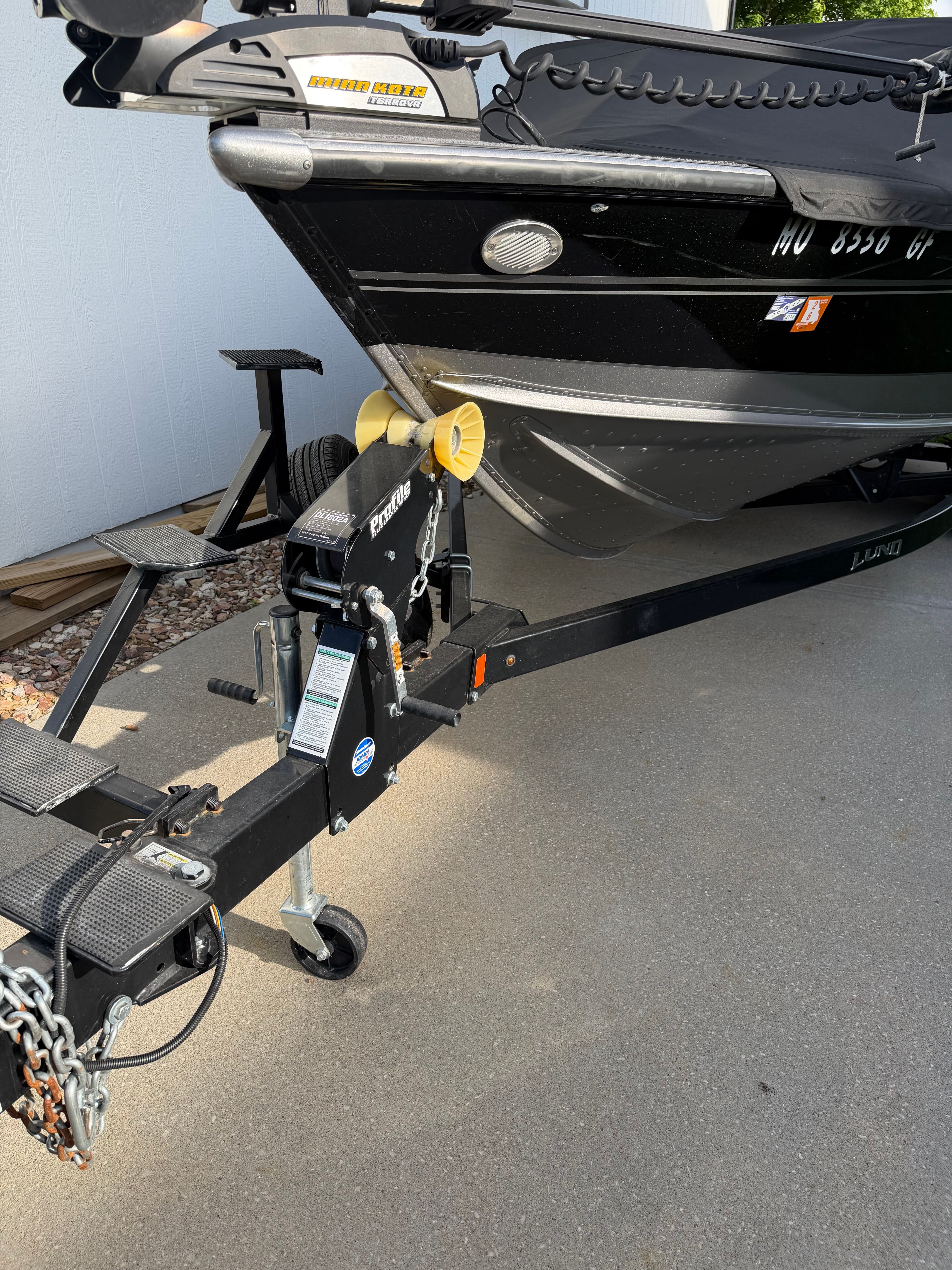 2017 Lund Pro V 1975 boat on trailer, close-up view.
