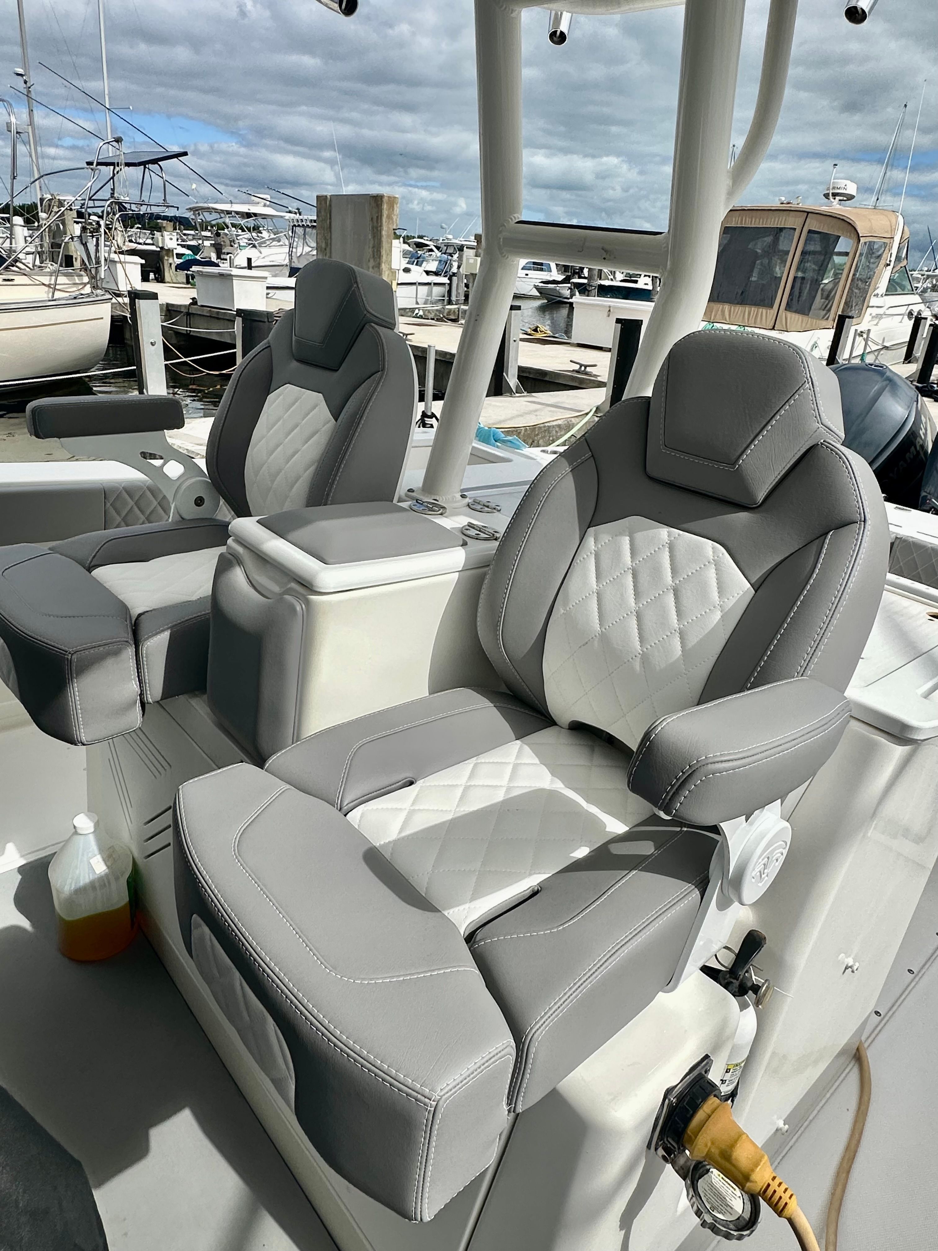 2009 Everglades 365 Center Console - 40