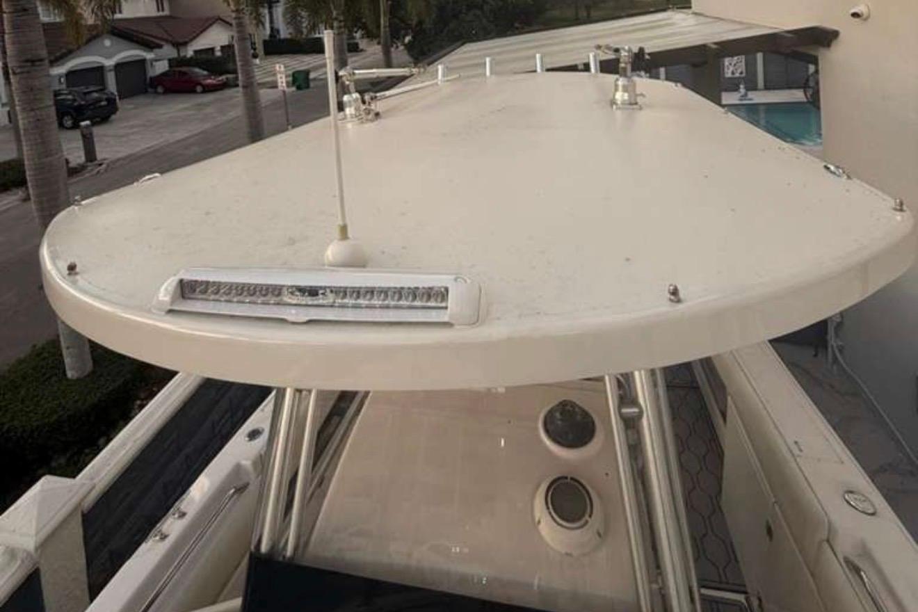 2004 Grady-White Chase 273 boat top view with antenna and light bar.