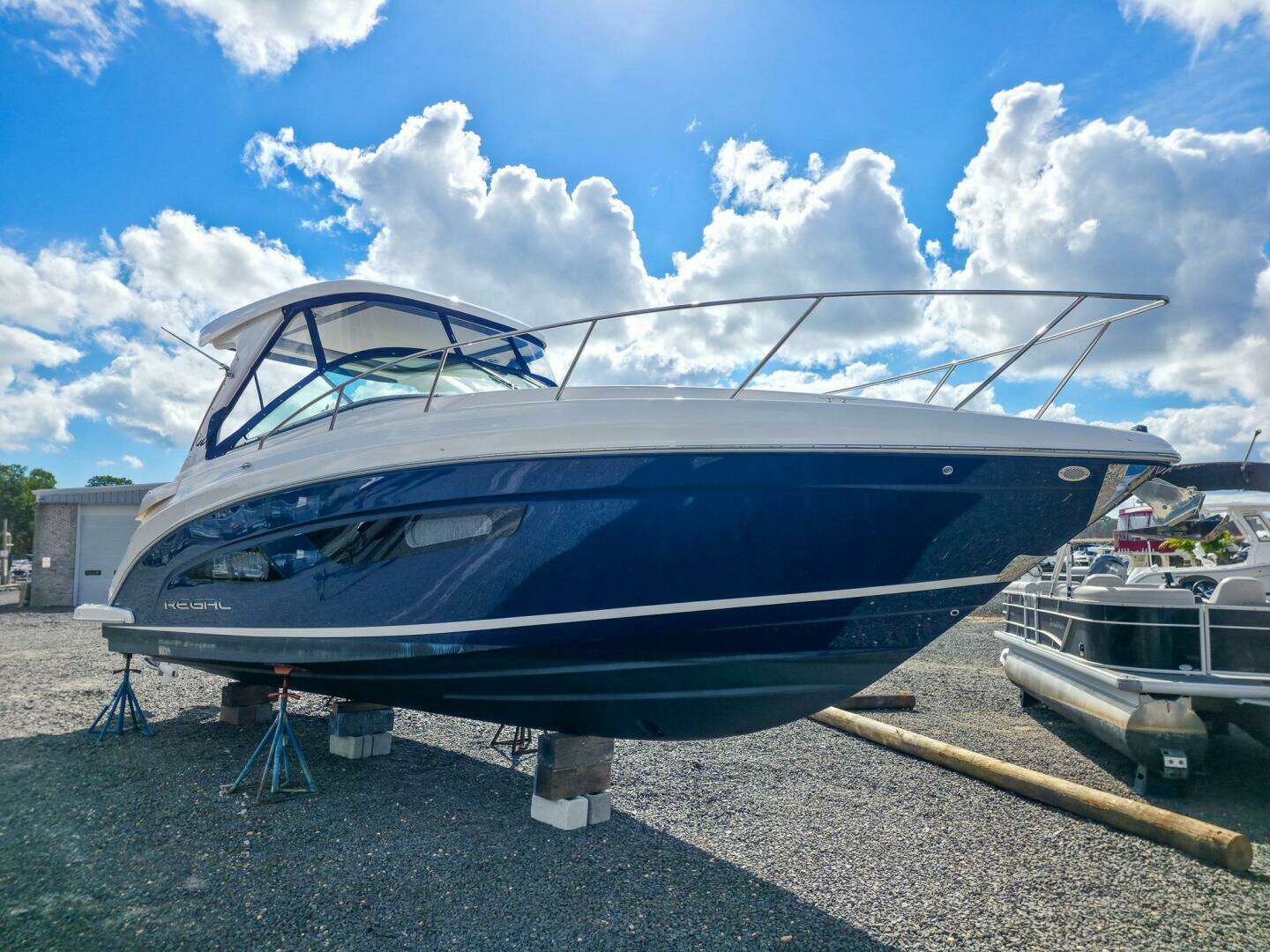2026 Regal 33 XO - Image 8