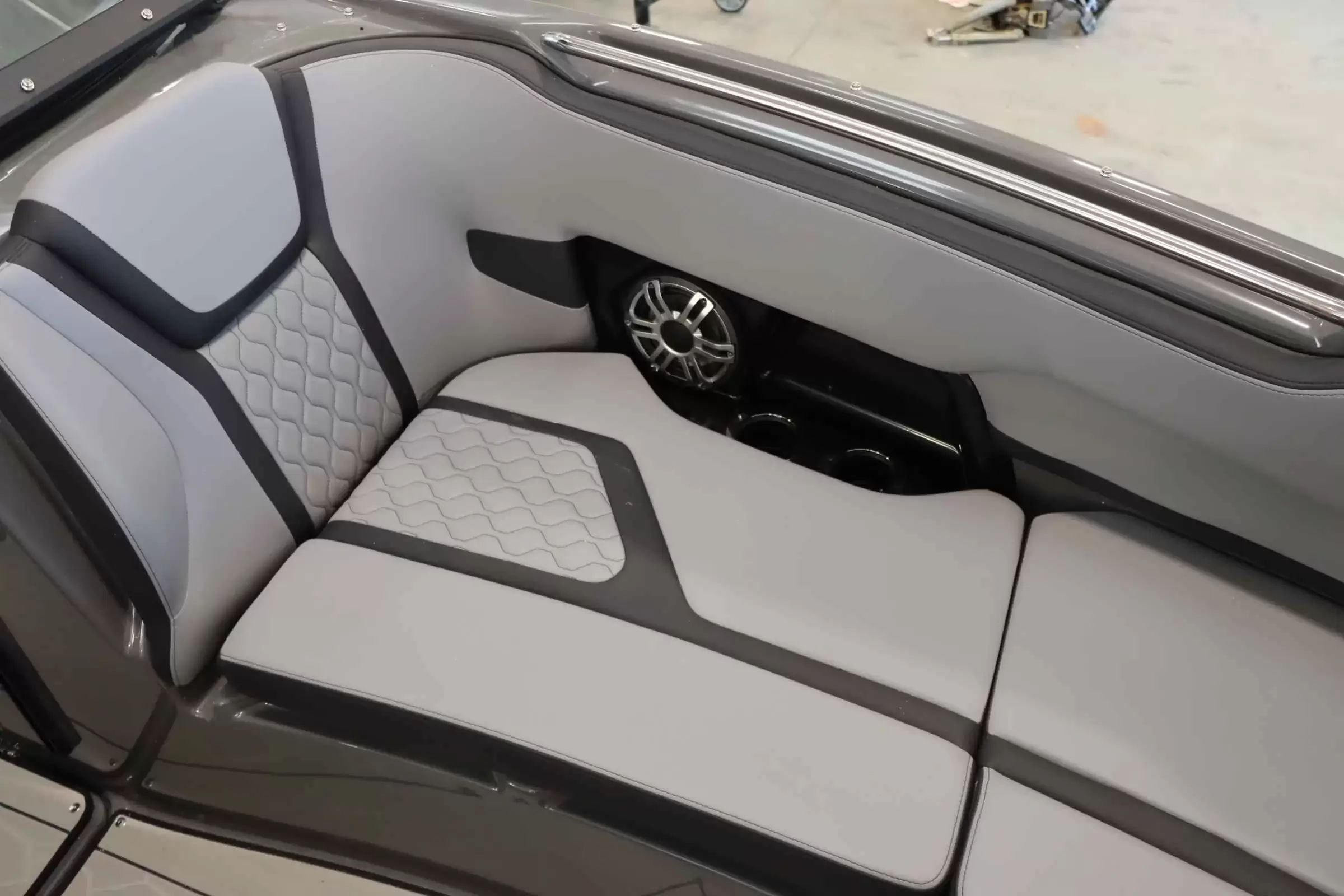 2025 Yamaha Boats 255XE - 15