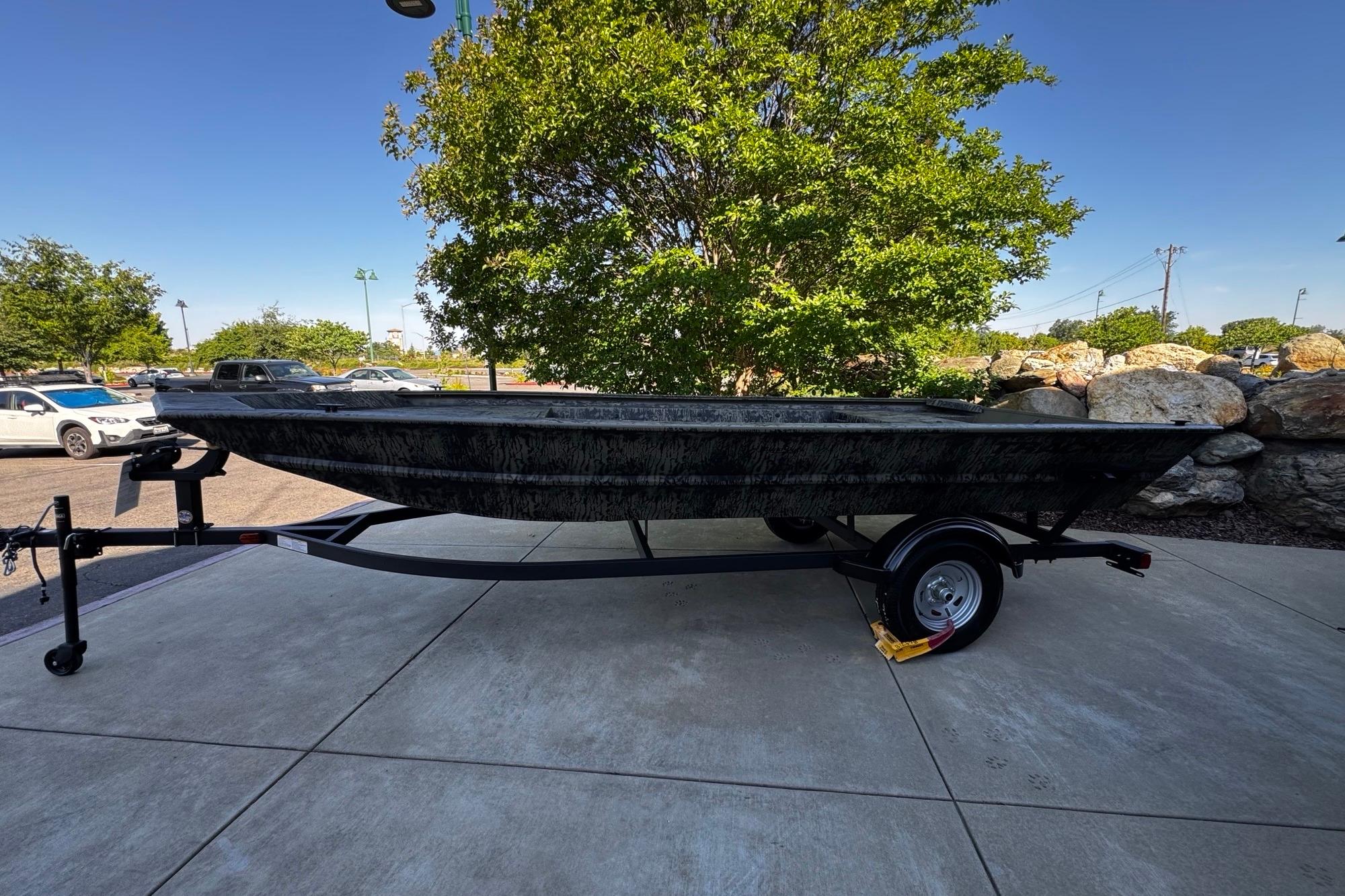 2026 Tracker Grizzly 1754 Utility