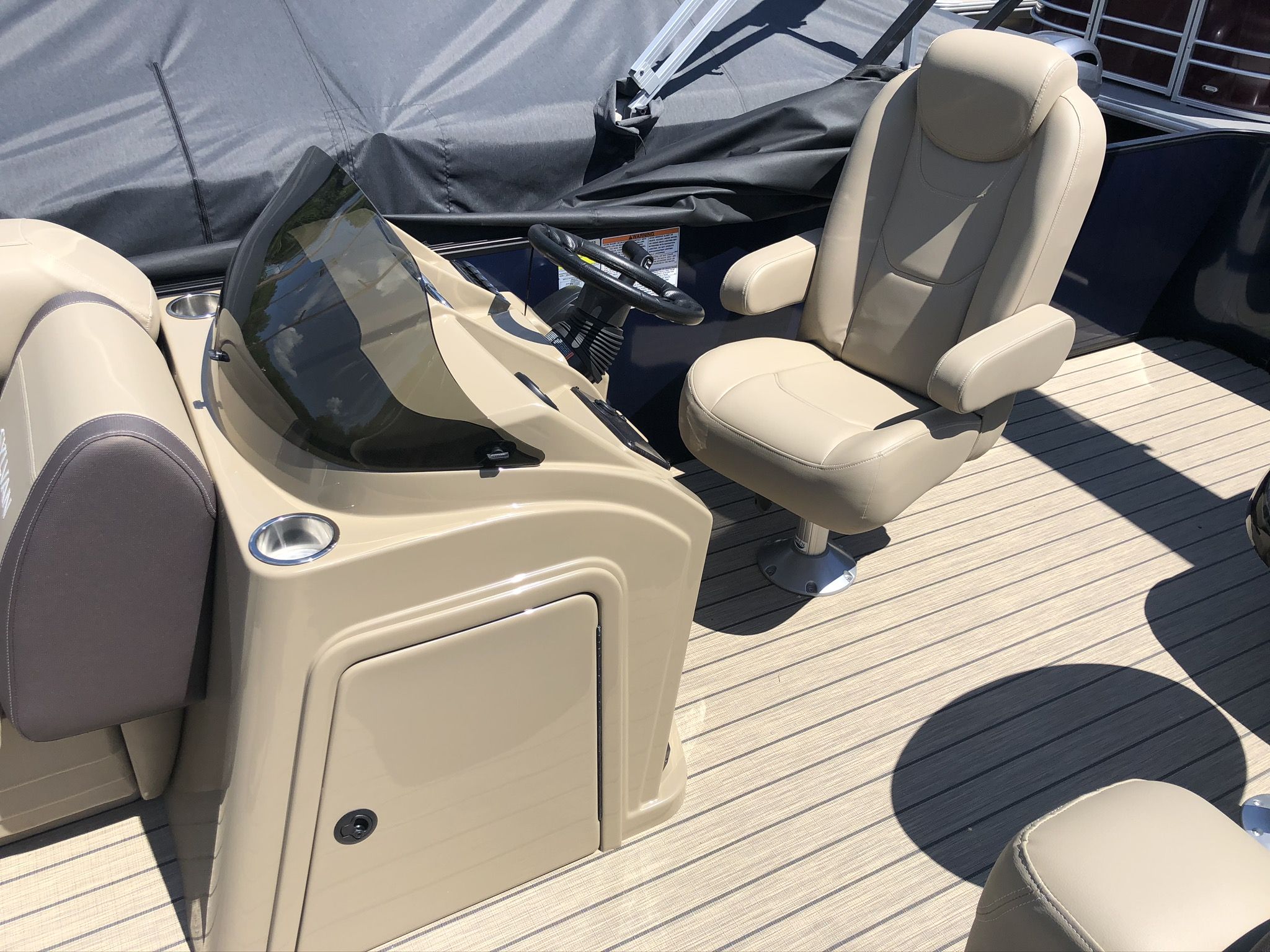2026 Sylvan Mirage 8520 Cruise - 25