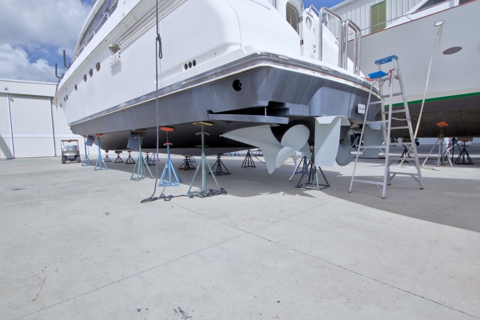1998 Lazzara Yachts 76 Skylounge Grand Salon - Image 123
