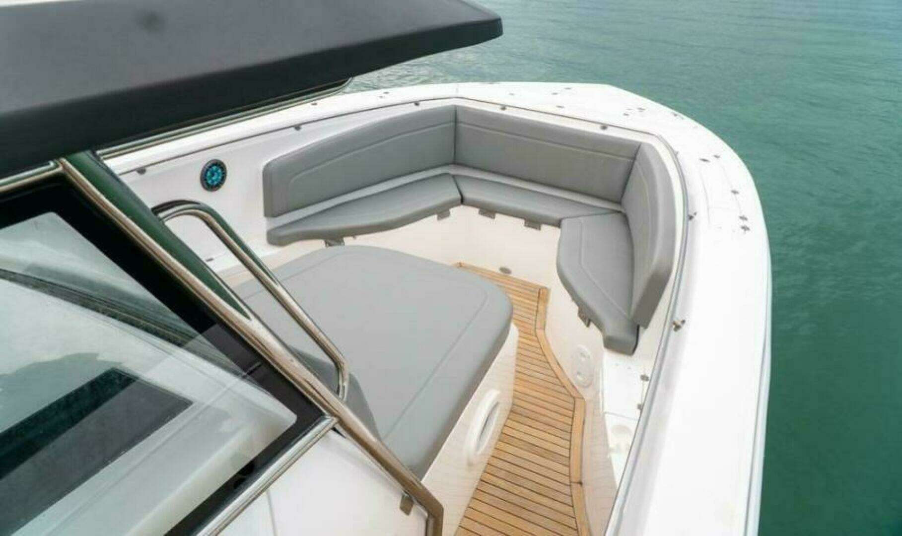 2025 Fishing Raptor 390 Solarium - Image 3